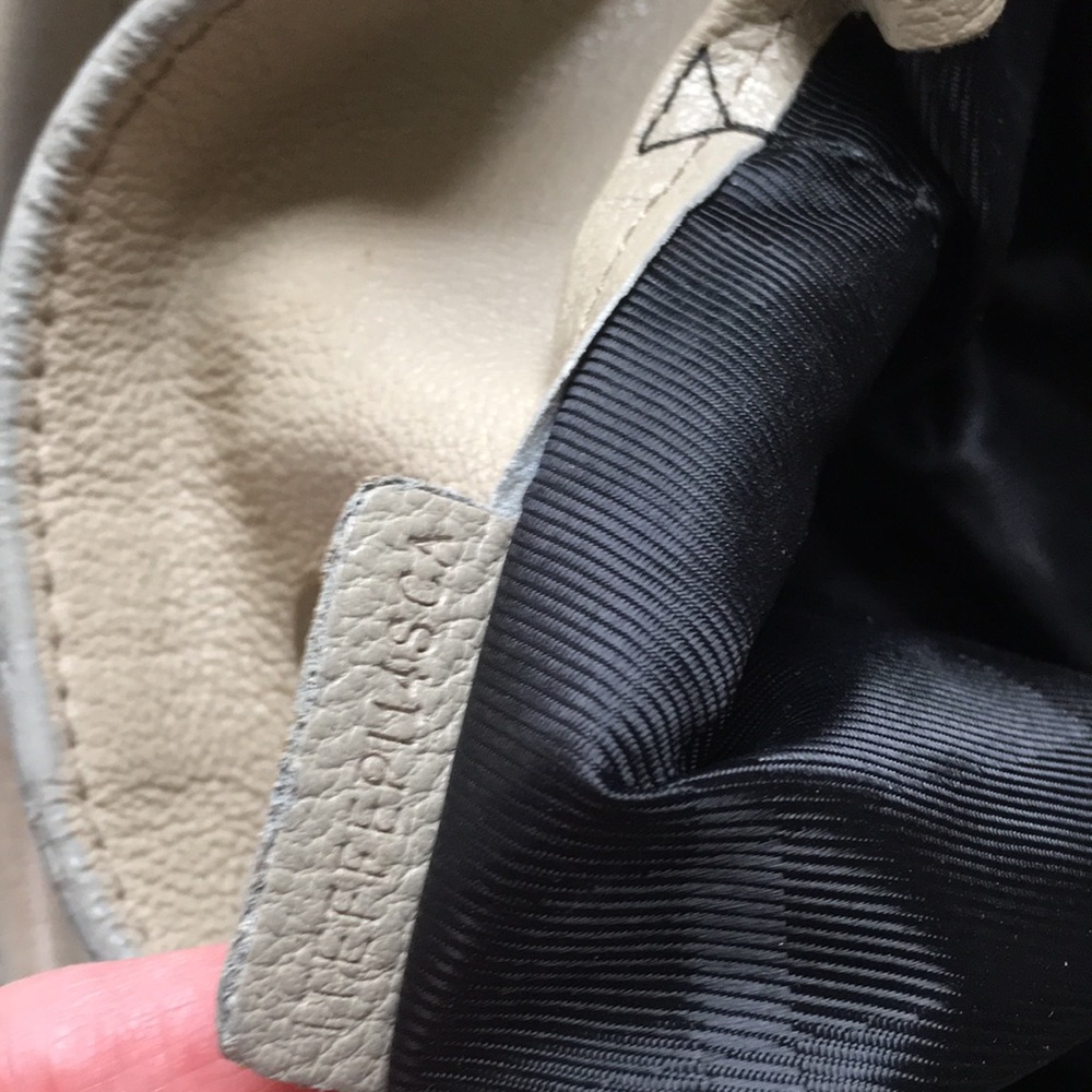 Burberry Leather Tote Bag w/belt - Picture 5 of 6